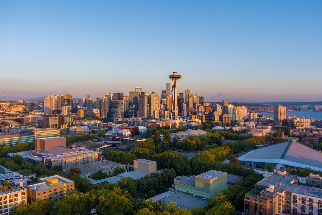 seattle-at-sunset-2022-11-10-18-00-34-utc